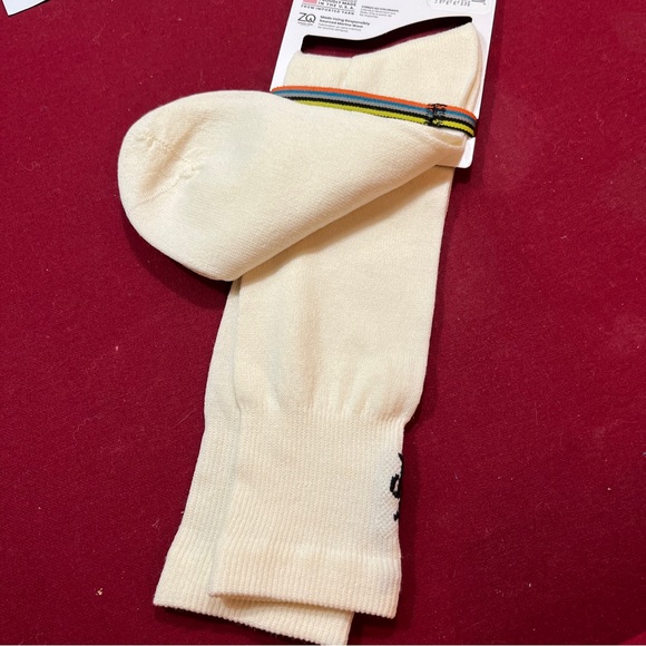 Smartwool Off White Socks Unisex HIKING Merino Wool CREW HEIGHT Unisex Large NEW - Picture 2 of 9